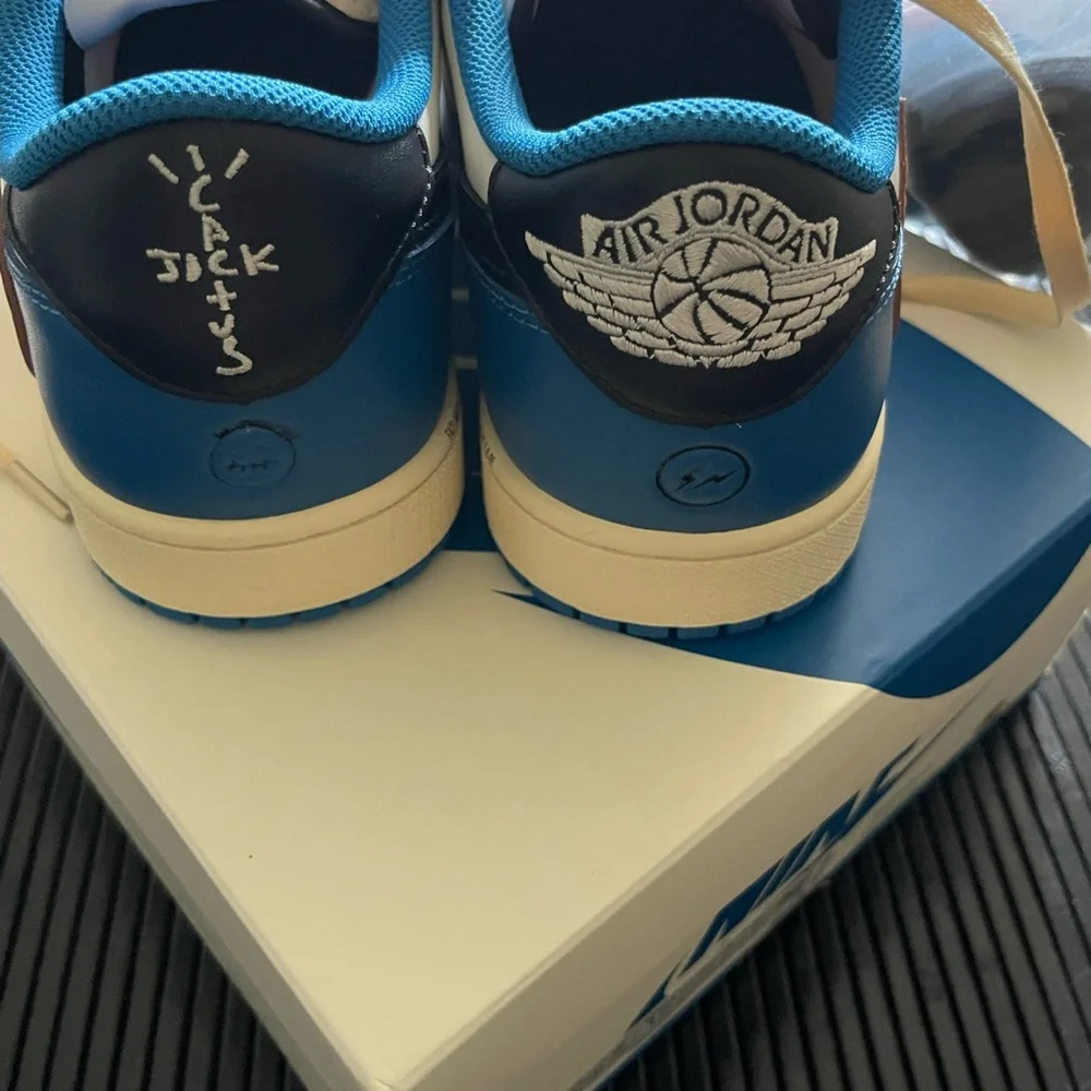 Jordan 1  retro style with Travis Scott - Picture 8 of 8